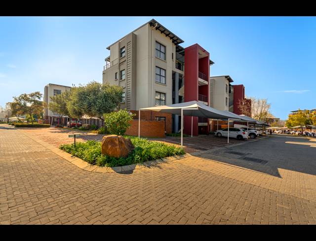 3 BEDROOM APARTMENT FOR SALE IN FOURWAYS